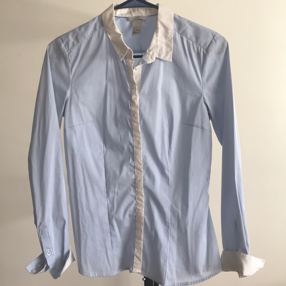 H&M blue button down shirt